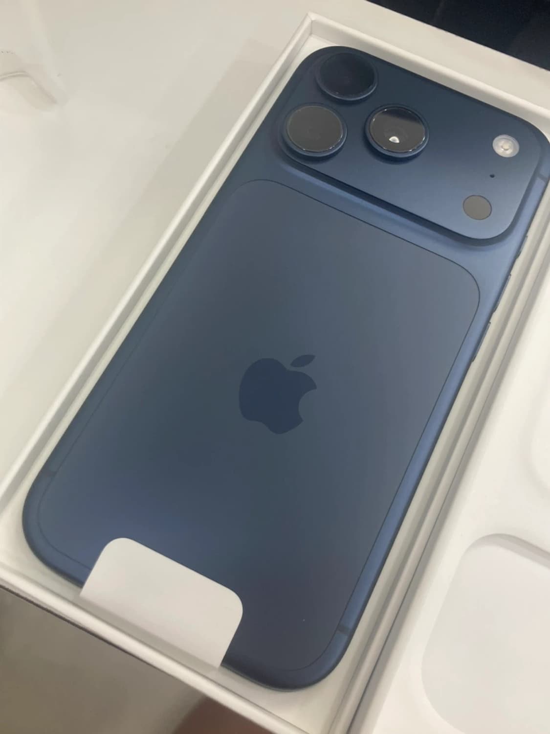 아이폰 17pro 256gb 딥블루 상품이미지1