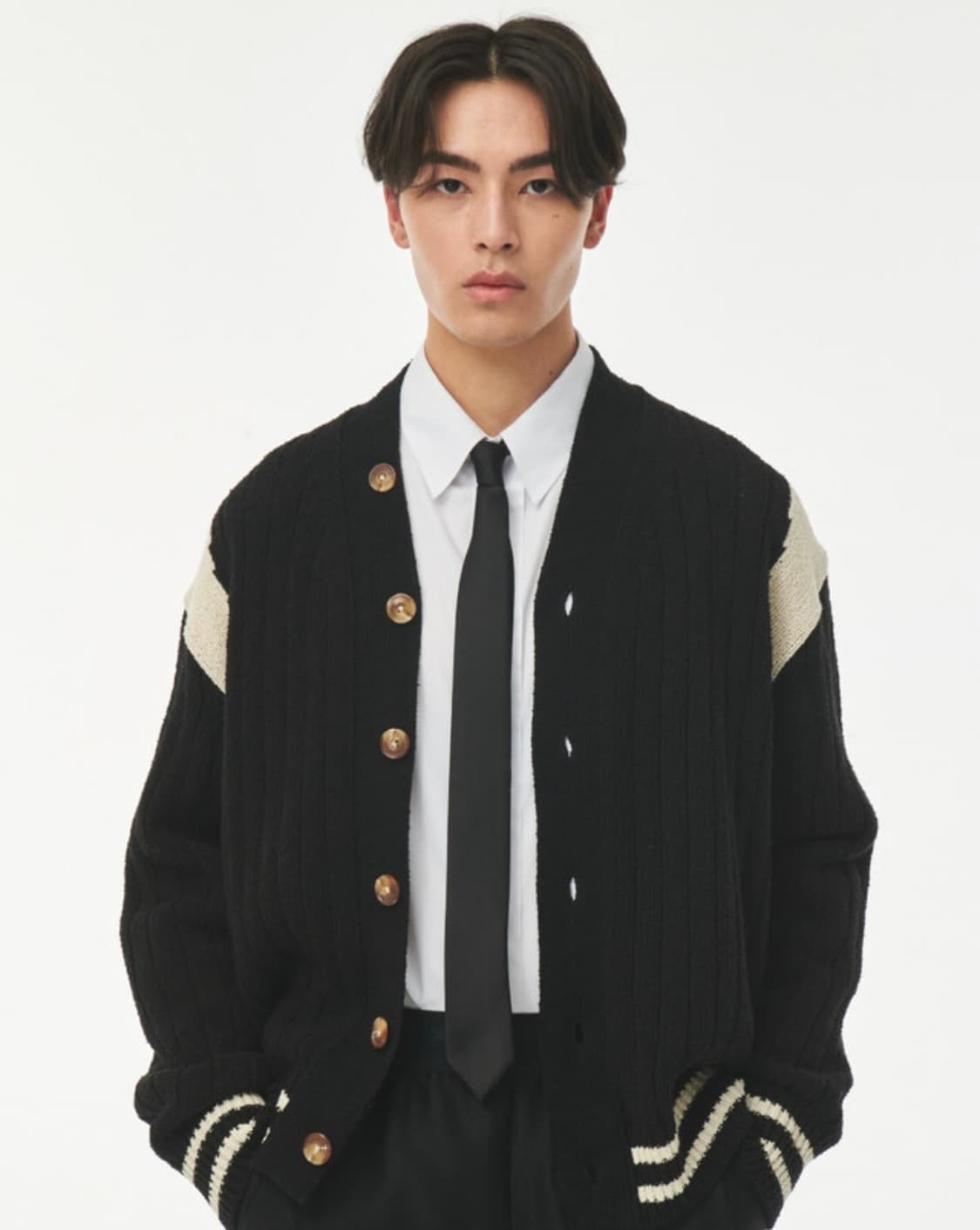 [새상품] 세터 파로 바시티 오버사이즈 부클 가디건 블랙 상품이미지3