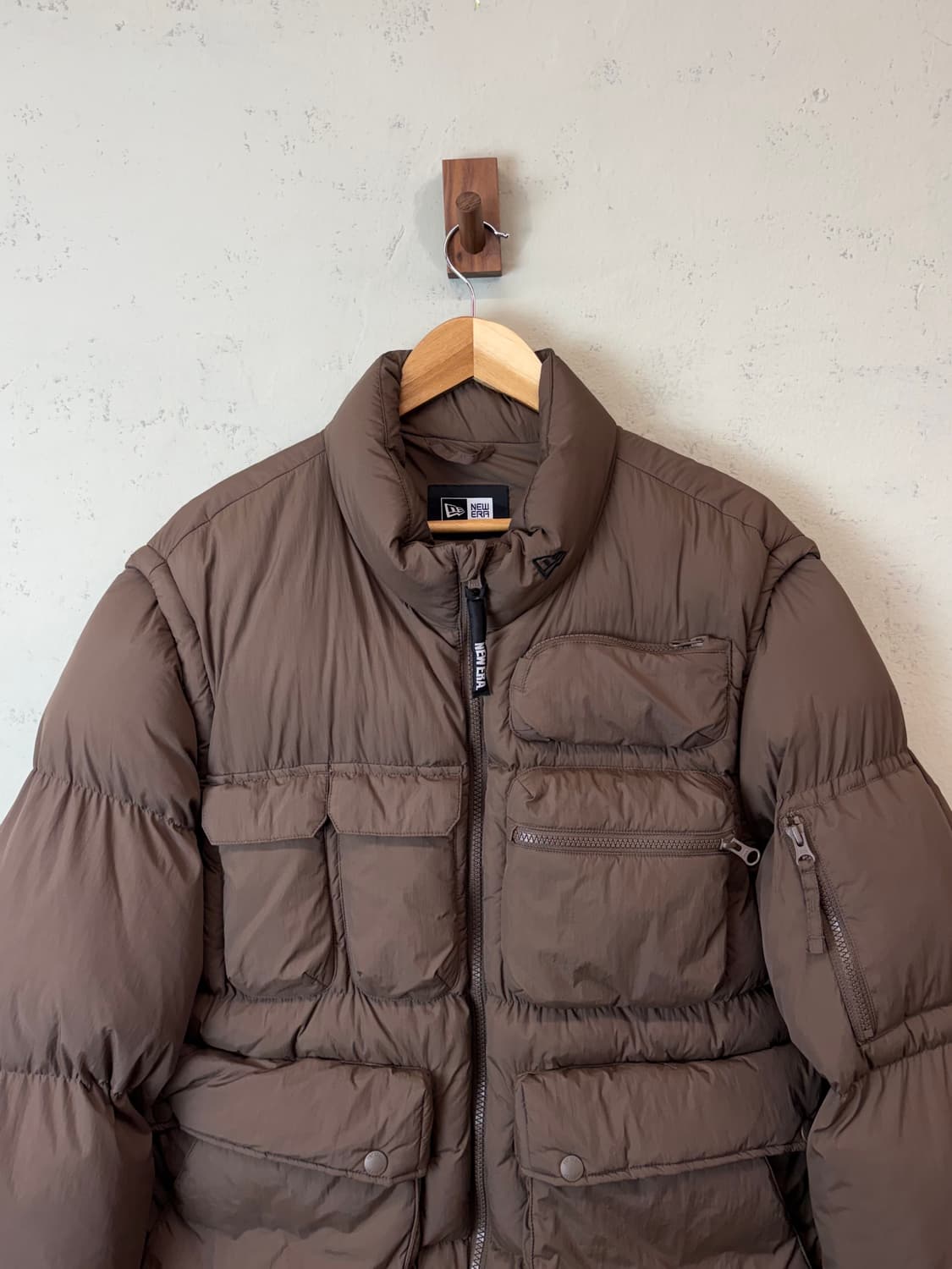 뉴에라 아웃도어 2IN1 푸퍼 다운 자켓 브라운 상품이미지4