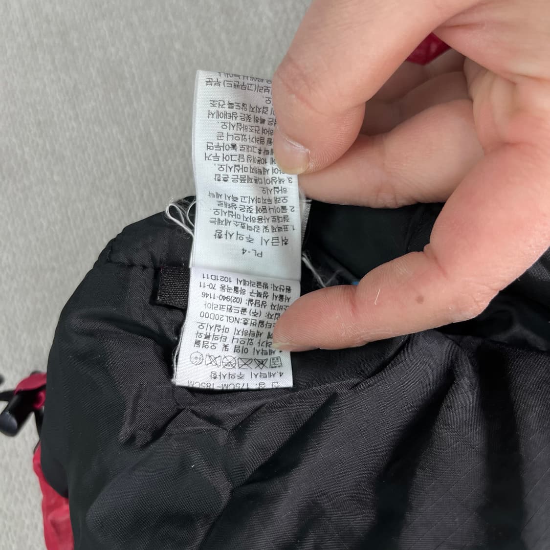 100 노스페이스 유광 경량 패딩 상품이미지5