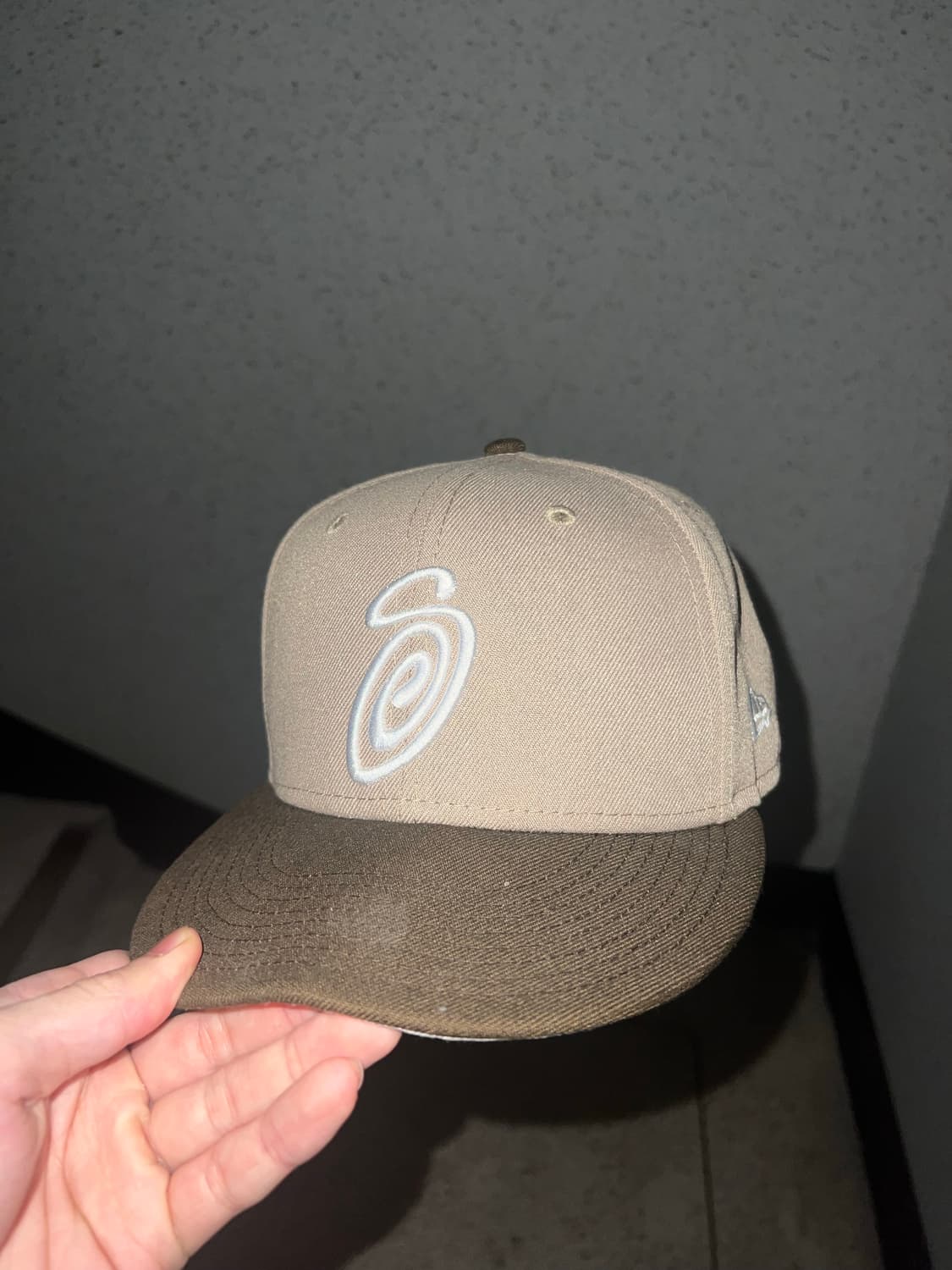 스투시 컬리 S 뉴에라 캡 카키 브라운 상품이미지1