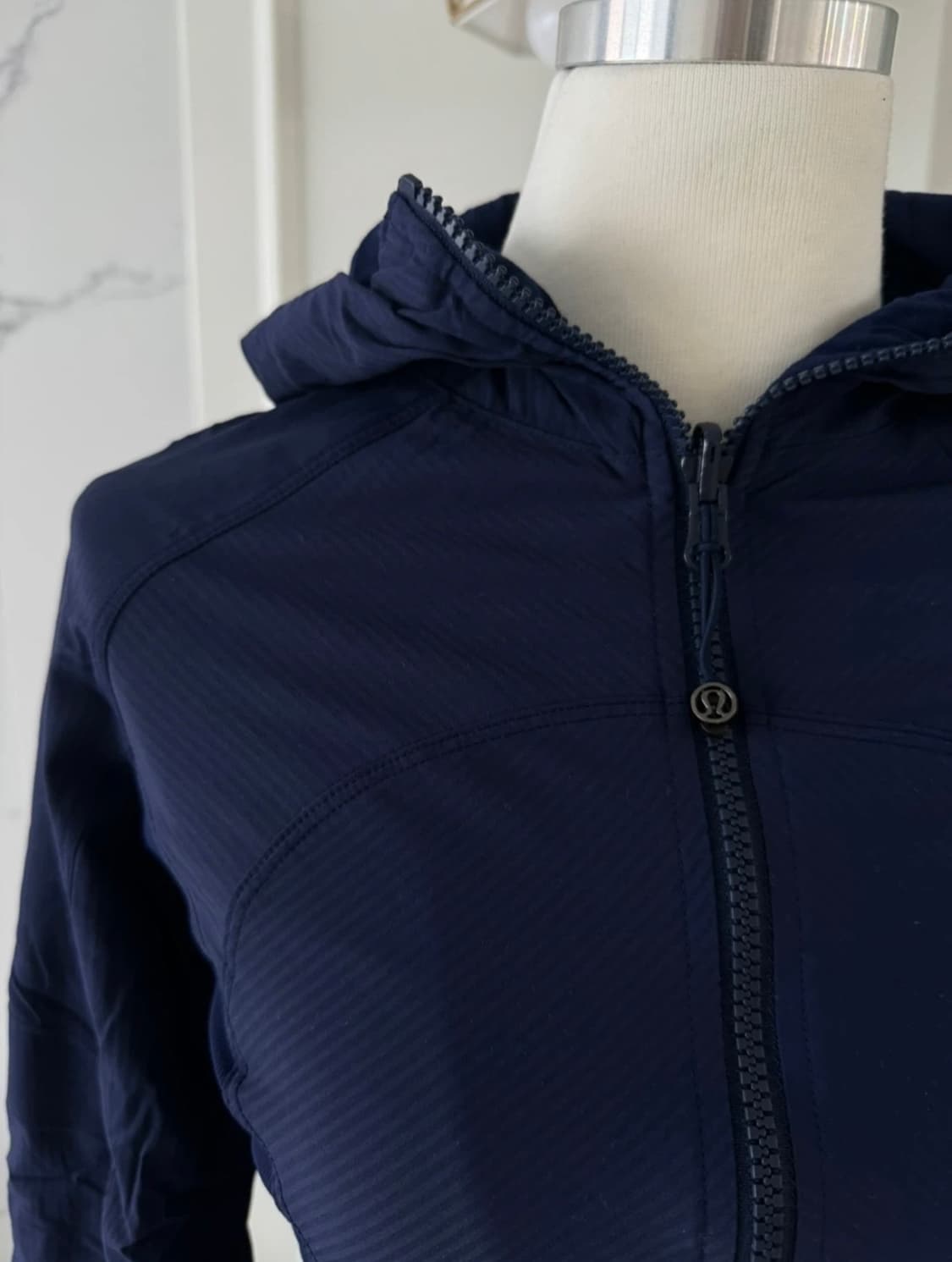 룰루레몬 네이비 자켓 상품이미지2