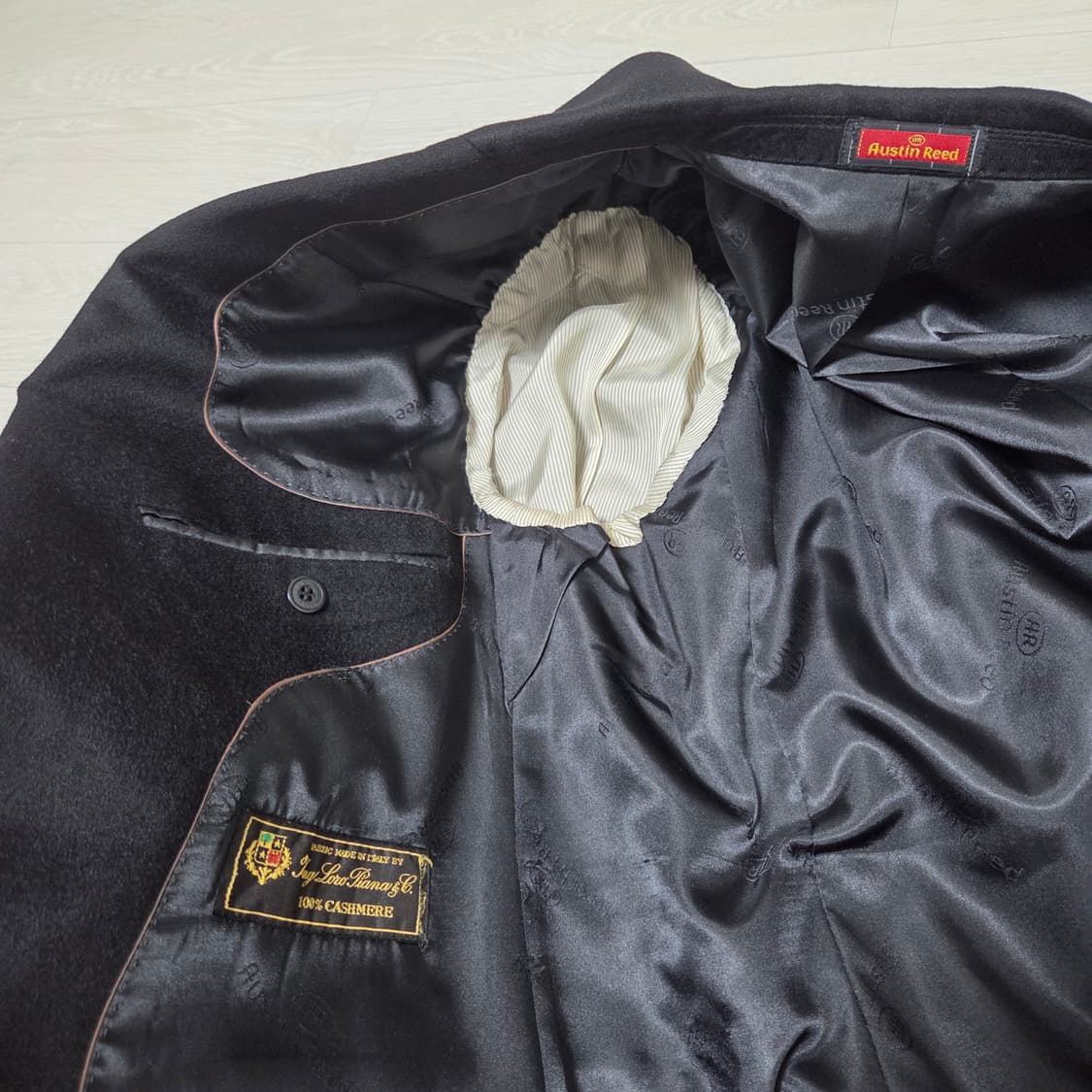 오스틴 리드 캐시미어 100% 남성 자켓 (fabric by 로로피아나) 상품이미지4