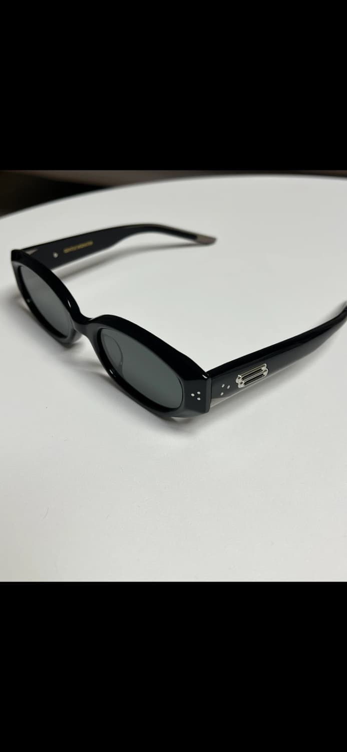 젠틀몬스터 보이드 01 블랙 선글라스 상품이미지3