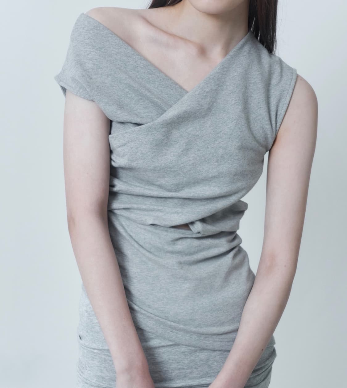 DRAPE CROSS SLEEVELESS / GRAY 상품이미지2