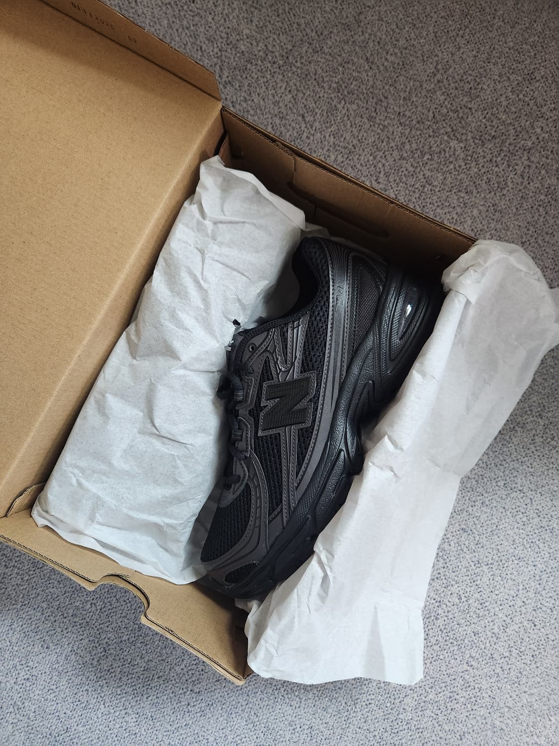 뉴발란스 740 블랙 시멘트 블랙 D스탠다드 265사이즈 상품이미지1