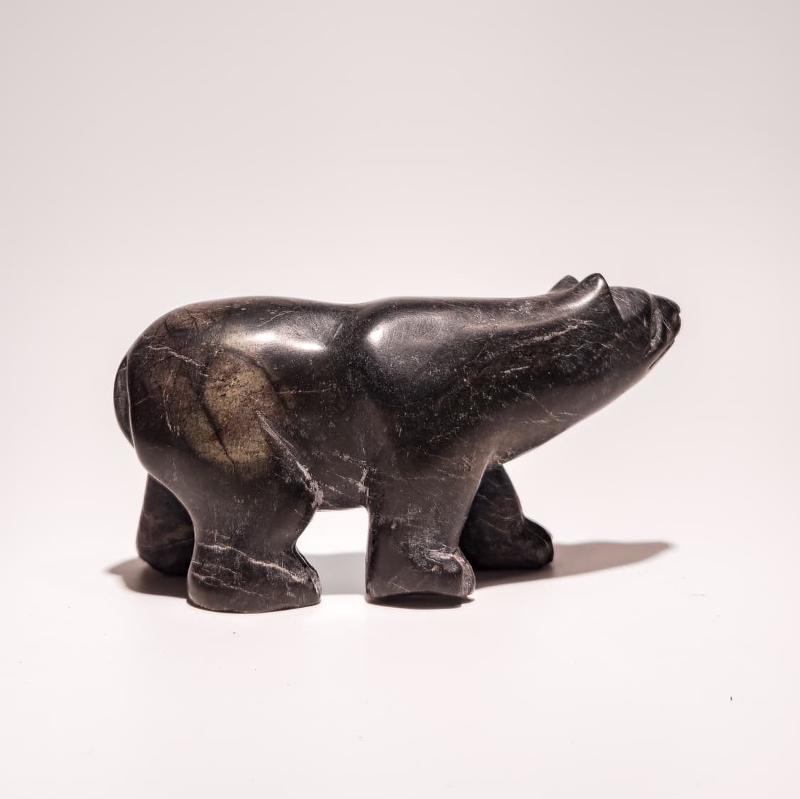 Inuit Hand-carved Soapstone Polar Bear 상품이미지3