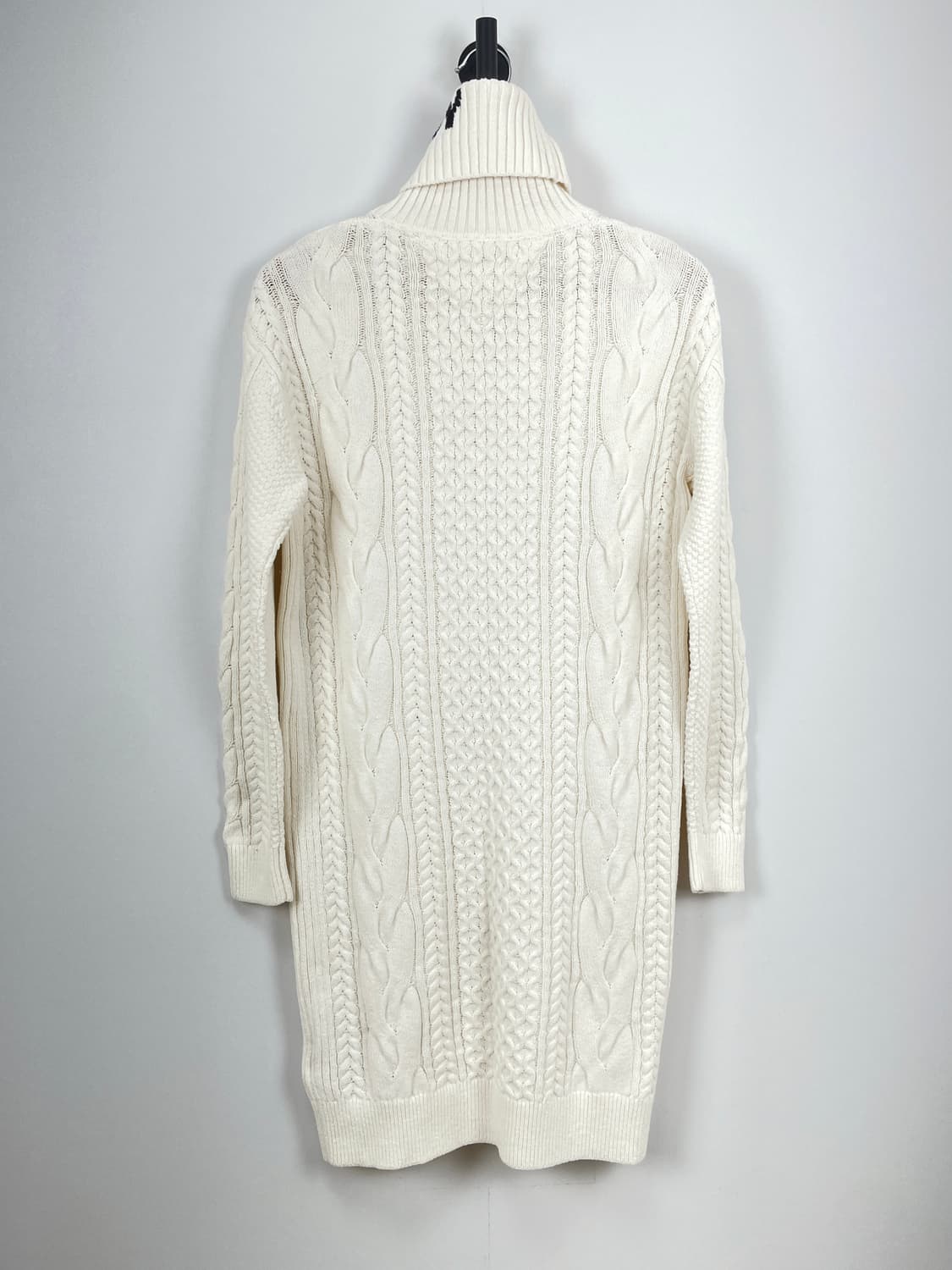 타미진스(Tommy Jeans) 빅 로고 터틀넥 케이블 니트 원피스 상품이미지3