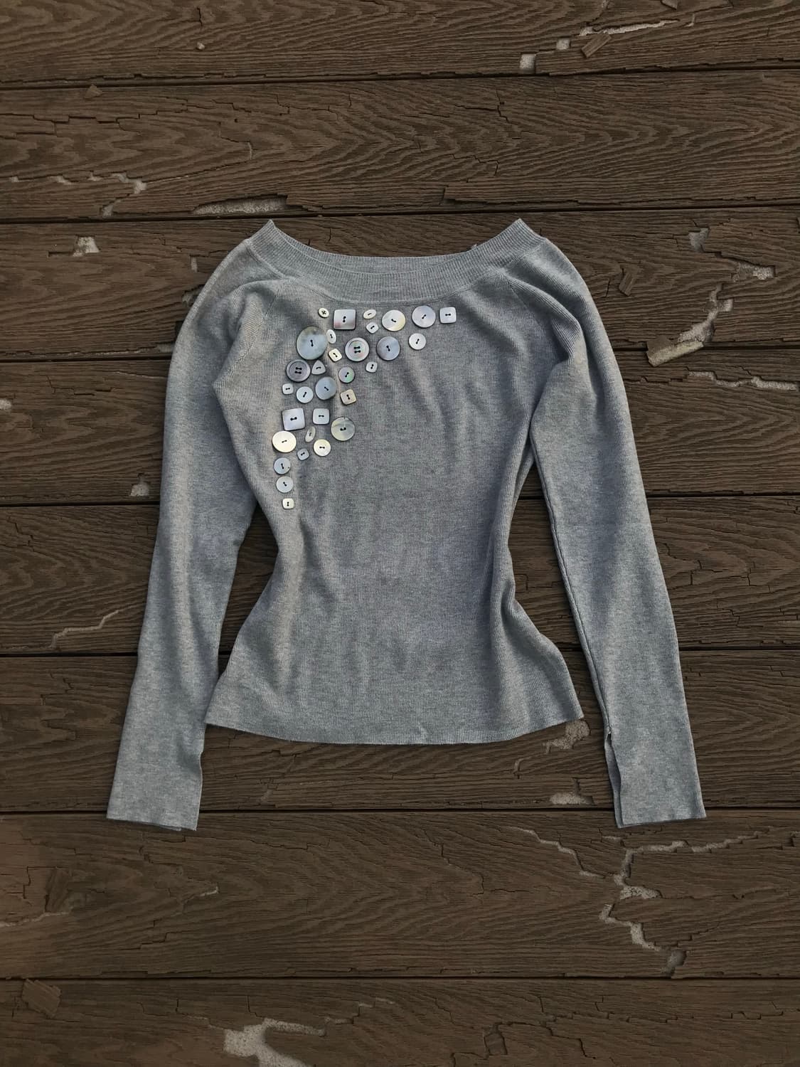 Off-Shoulder Mother-of-Pearl Buttons 상품이미지3