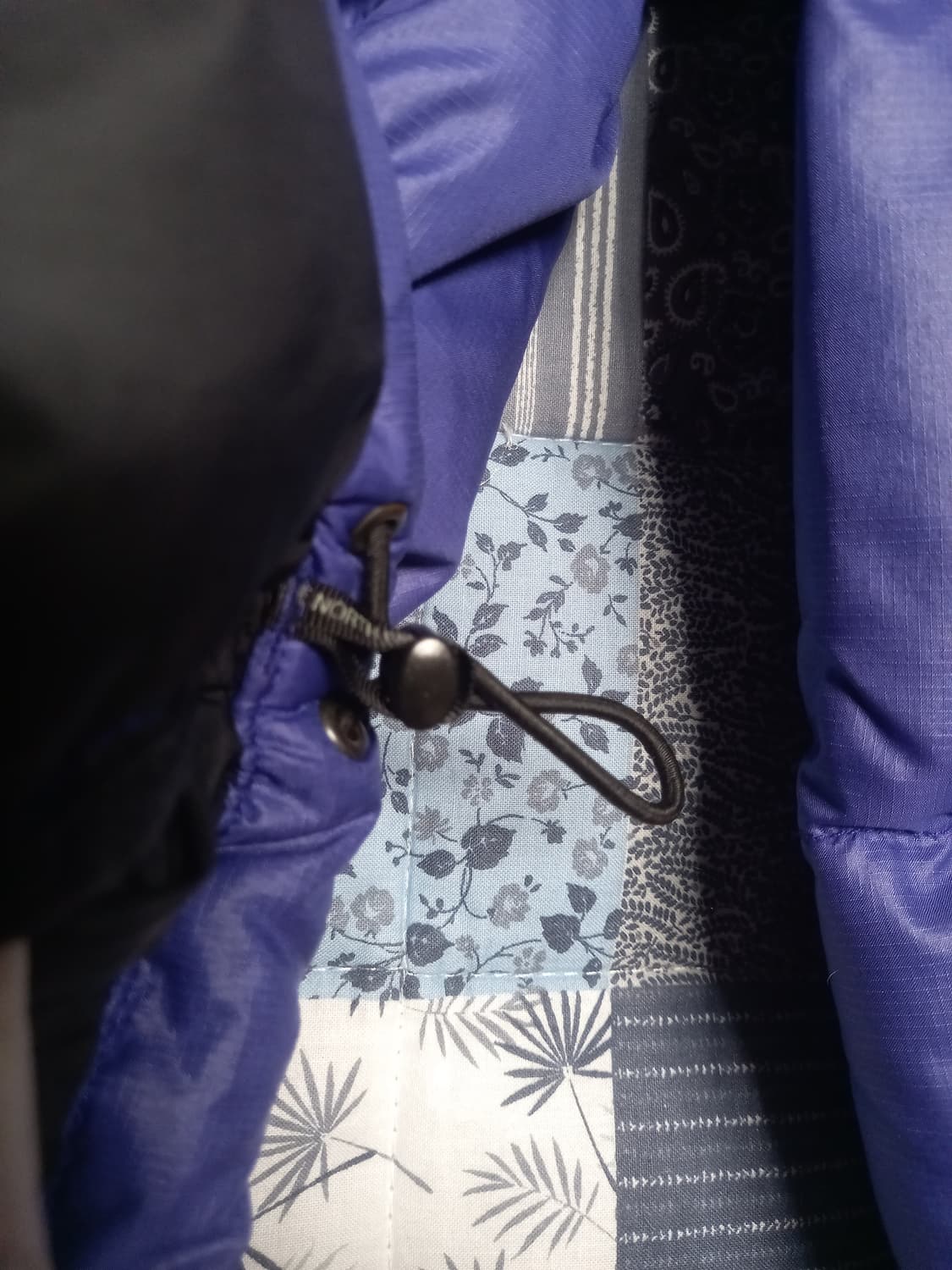 노스페이스 눕시 퍼플/블랙 700 구스패딩     95(실용95~100) 상품이미지5