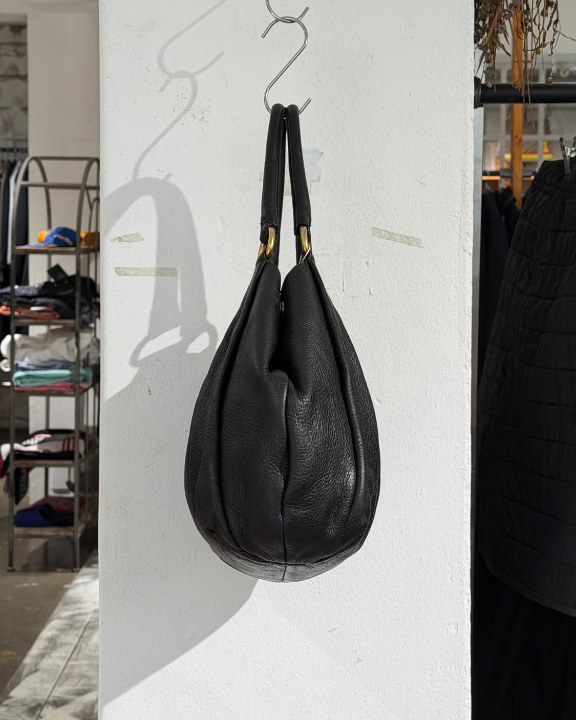 프라다 블랙 레더 숄더백 상품이미지4