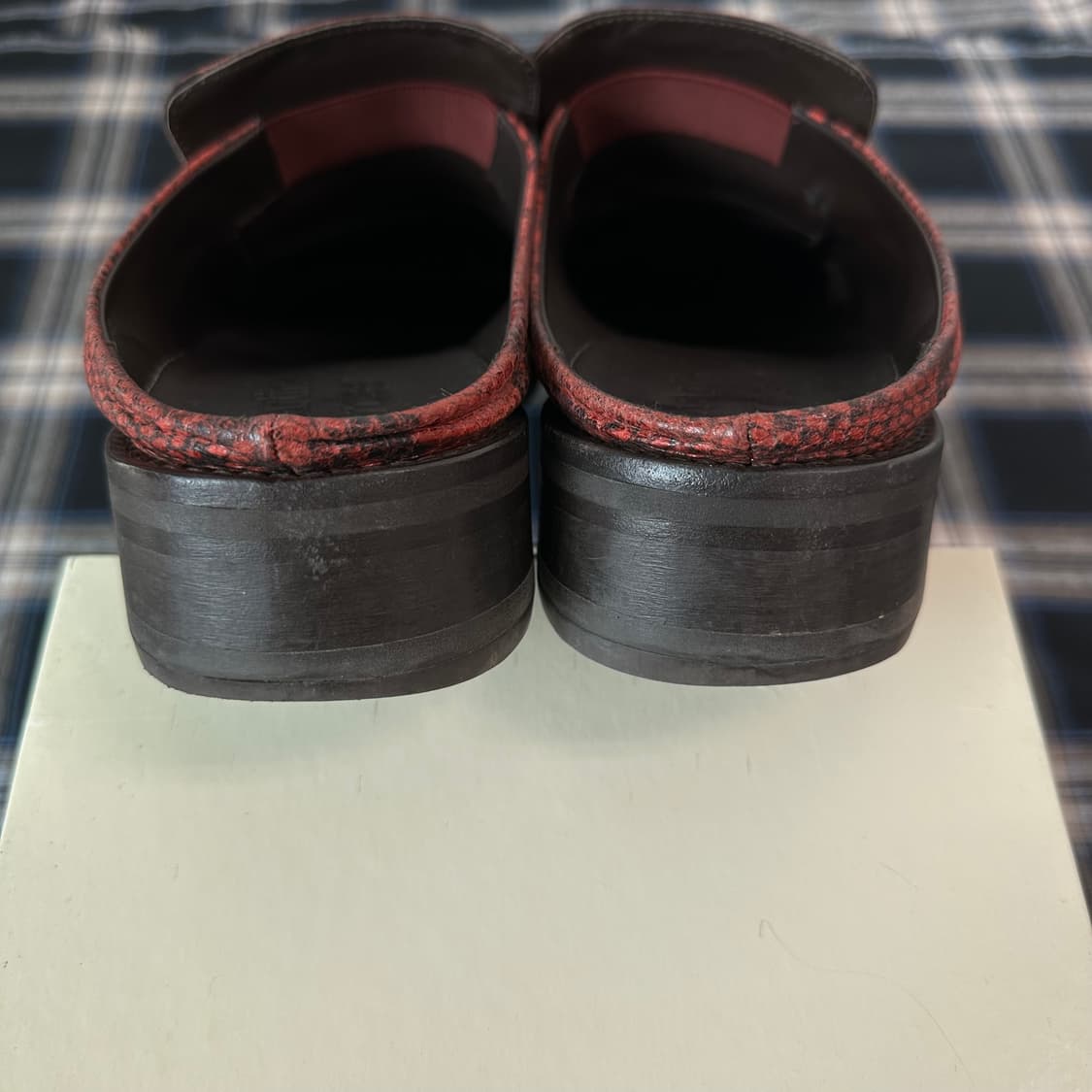 마틴로즈 레드 스네이크 스킨 체인 슬리퍼 뮬 상품이미지7