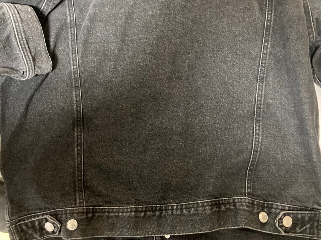 [에잇세컨즈,L] 루즈핏 데님 트러커 자켓 블랙 상품이미지6