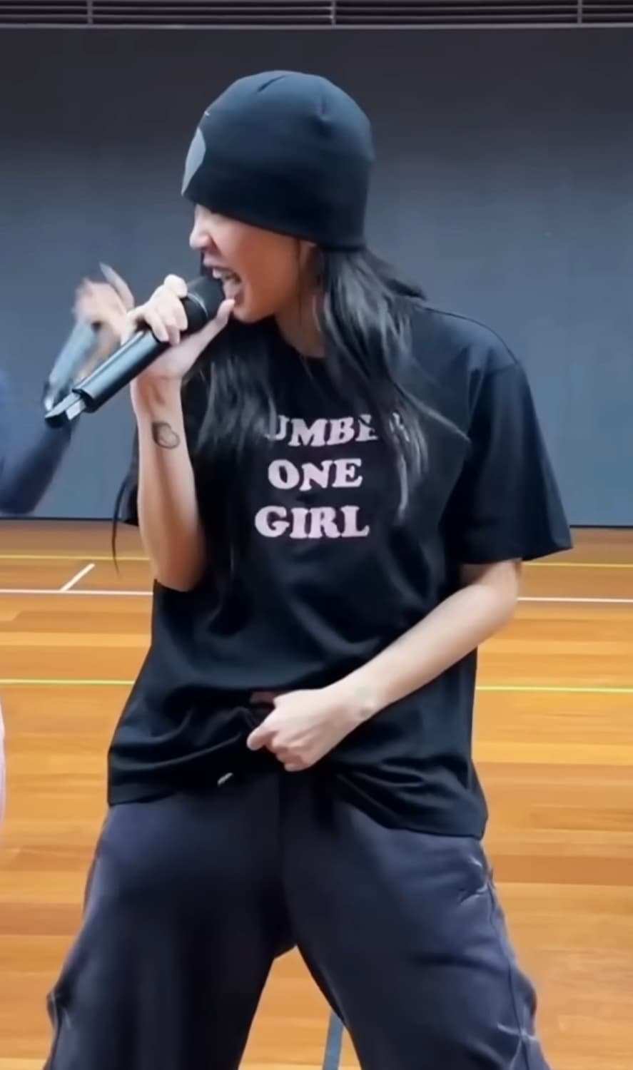 로제 팝업 티셔츠 number one girl 상품이미지8