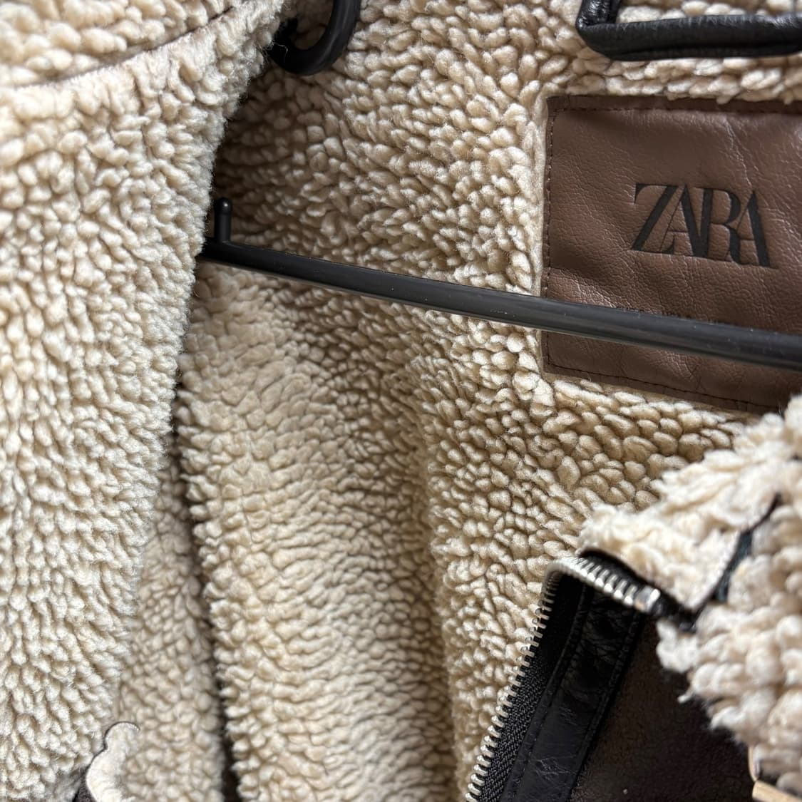 3660 자라 브라운 크롭 루즈핏 무스탕 퍼자켓 상품이미지4