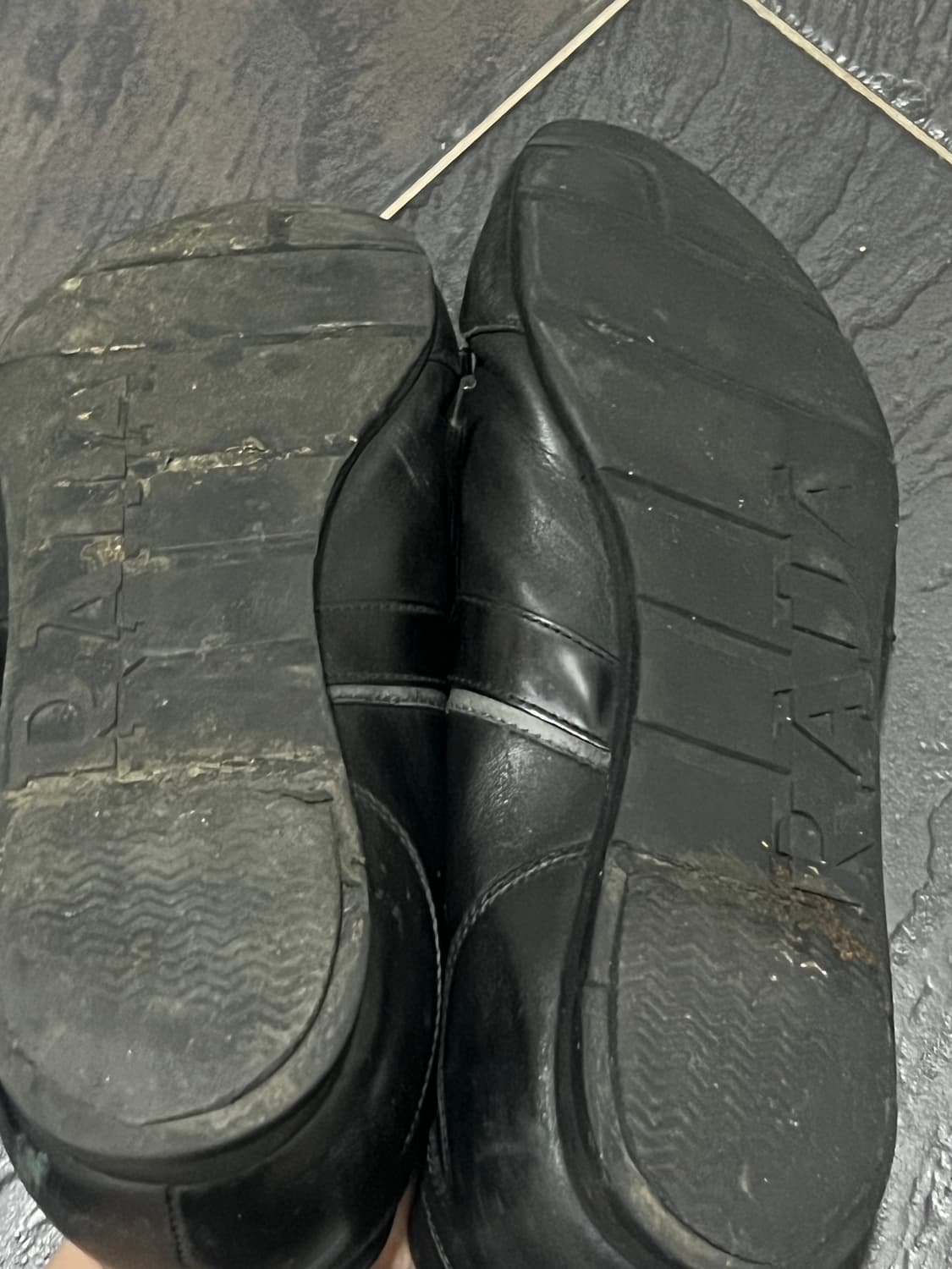 프라다 빈티지 가죽 스니커즈[9.5] 상품이미지4