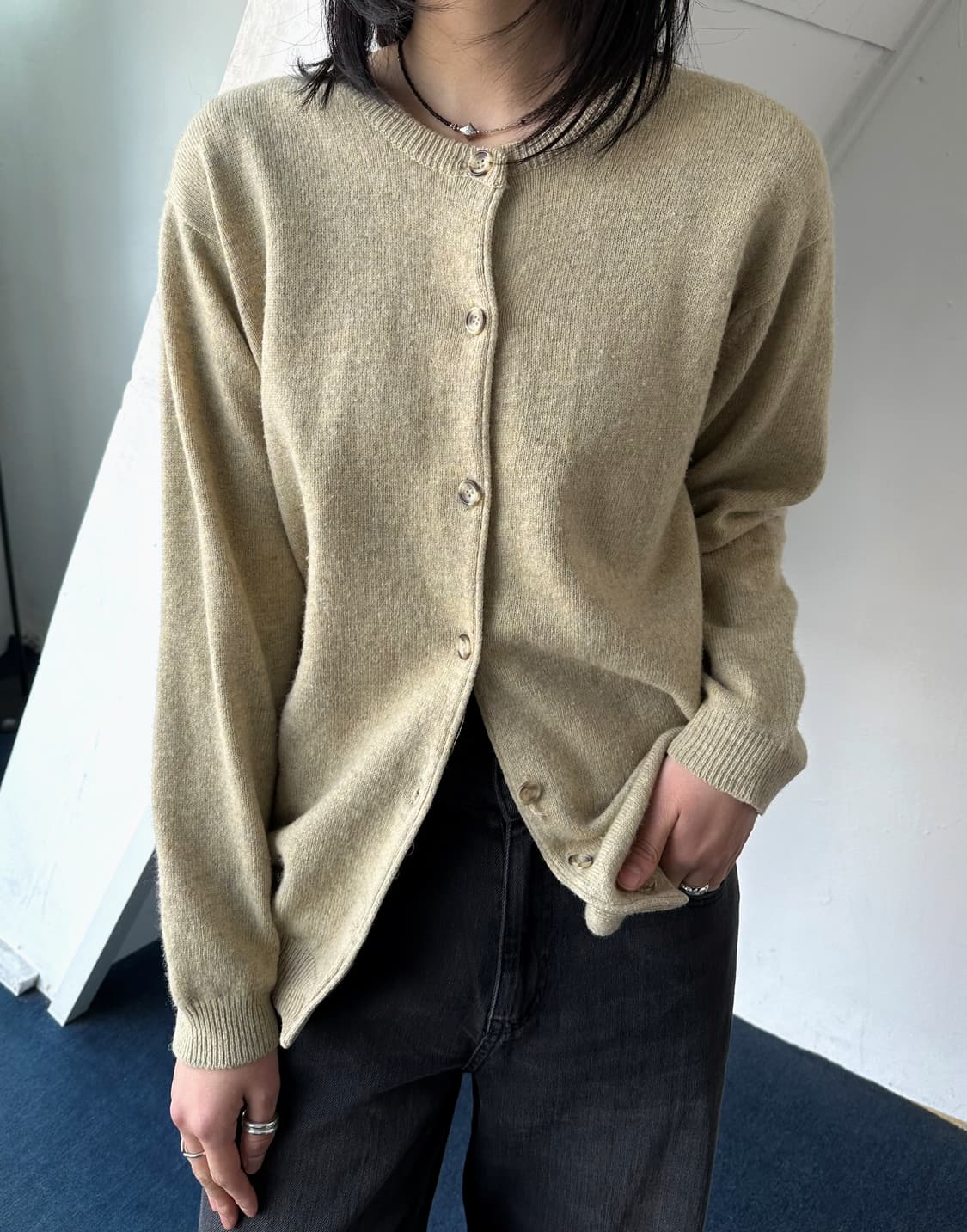 Wool crew neck knit cardigan 상품이미지8
