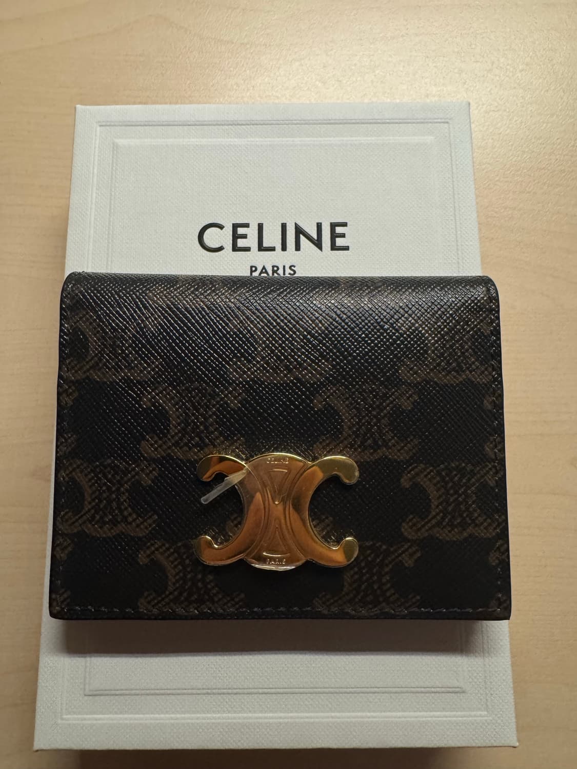 셀린느 바이폴드 카드 홀더 트리옹프 캔버스 탄 새상품 상품이미지1