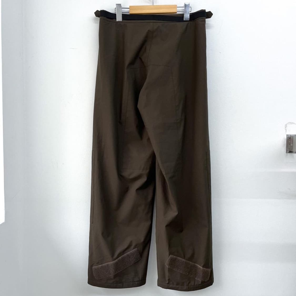 프라다 오리지널 레드 라벨 올리브 카키 고어텍스 팬츠 상품이미지8