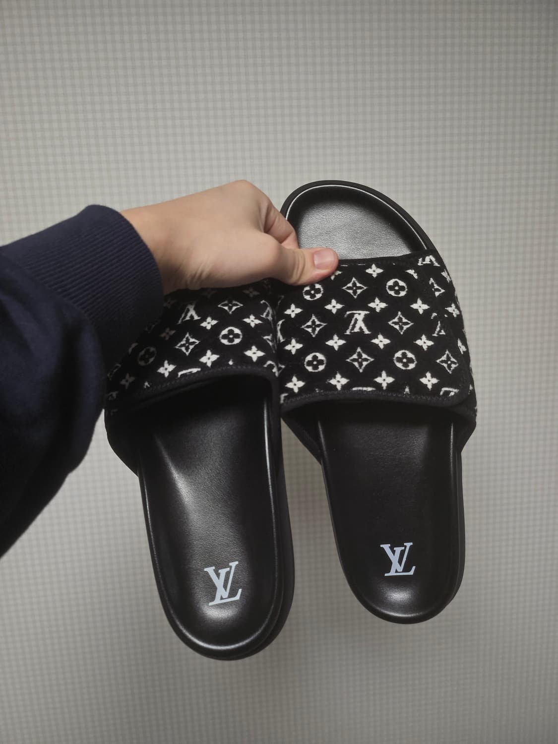 루이비통 뮬 마이애미 290 슬리퍼 상품이미지2