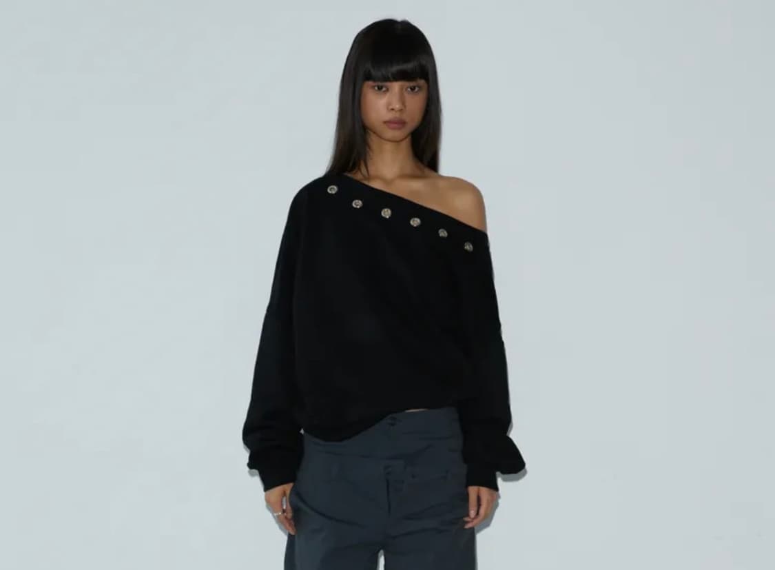 분트 Unbalance Stud Sweatshirt 상품이미지1