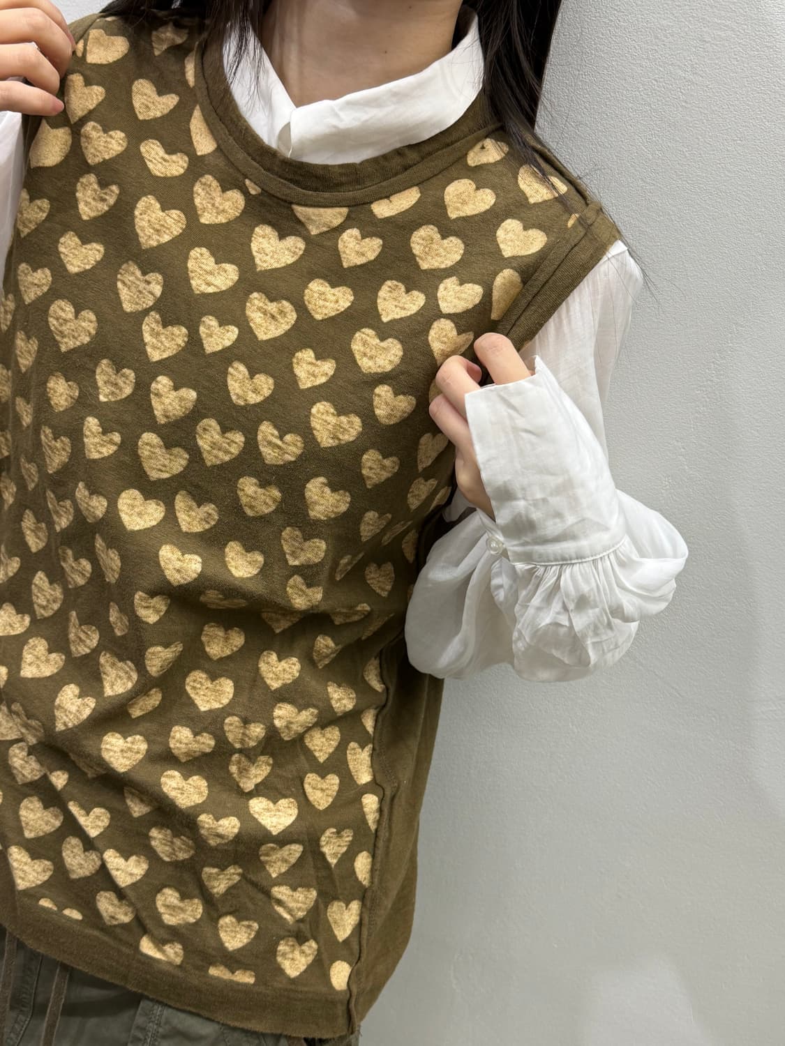 꼼데가르송 하트 패턴 코튼 슬리브리스 탑 상품이미지3