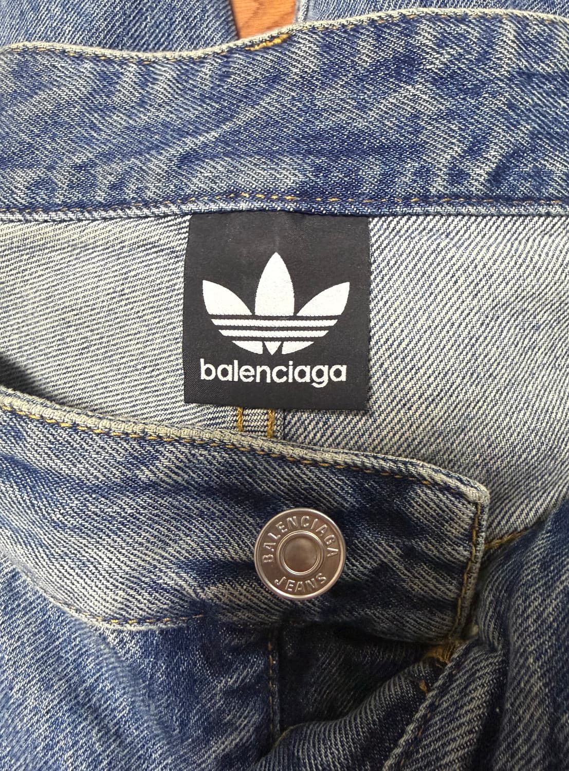 [M]발렌시아가x아디다스 라지배기 트라우저 데님 연청 상품이미지4