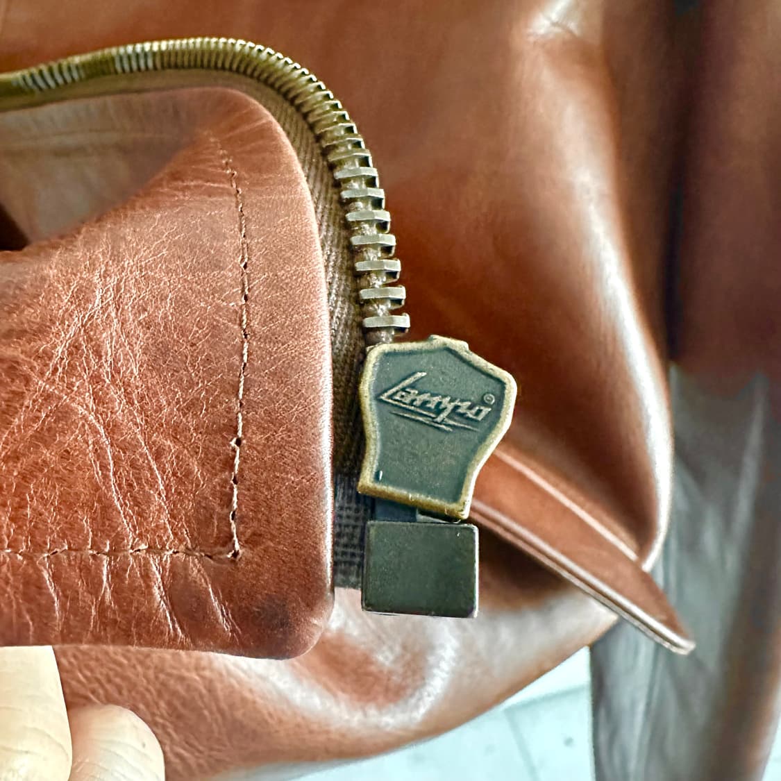 프라다 25ss 팔리샌더 카프레더자켓 상품이미지5