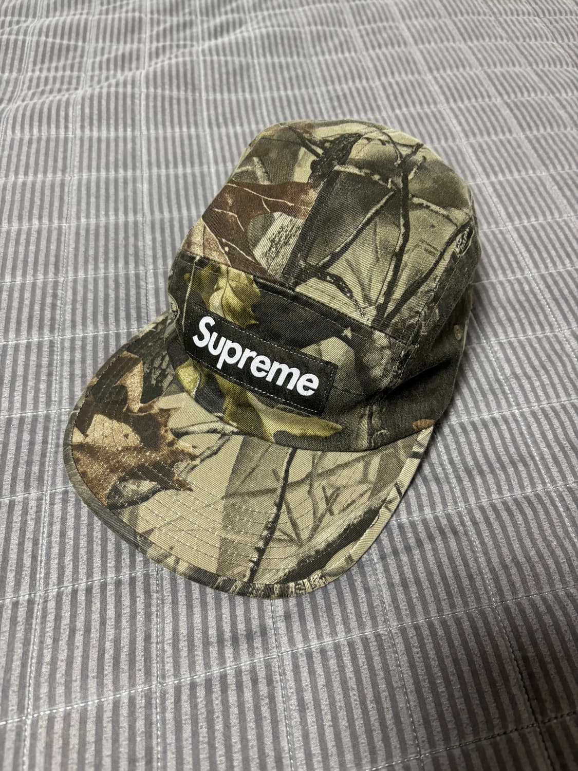 슈프림 워시드 치노 트윌 캠프캡 리얼트리 하드우즈 카모 - 25SS 상품이미지1