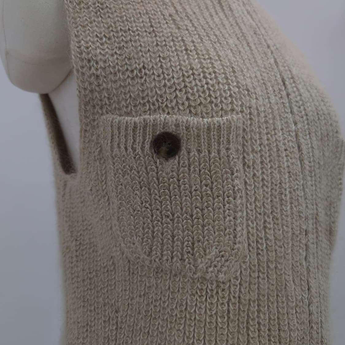 하이넥 집업 포켓 니트 베스트 상품이미지4