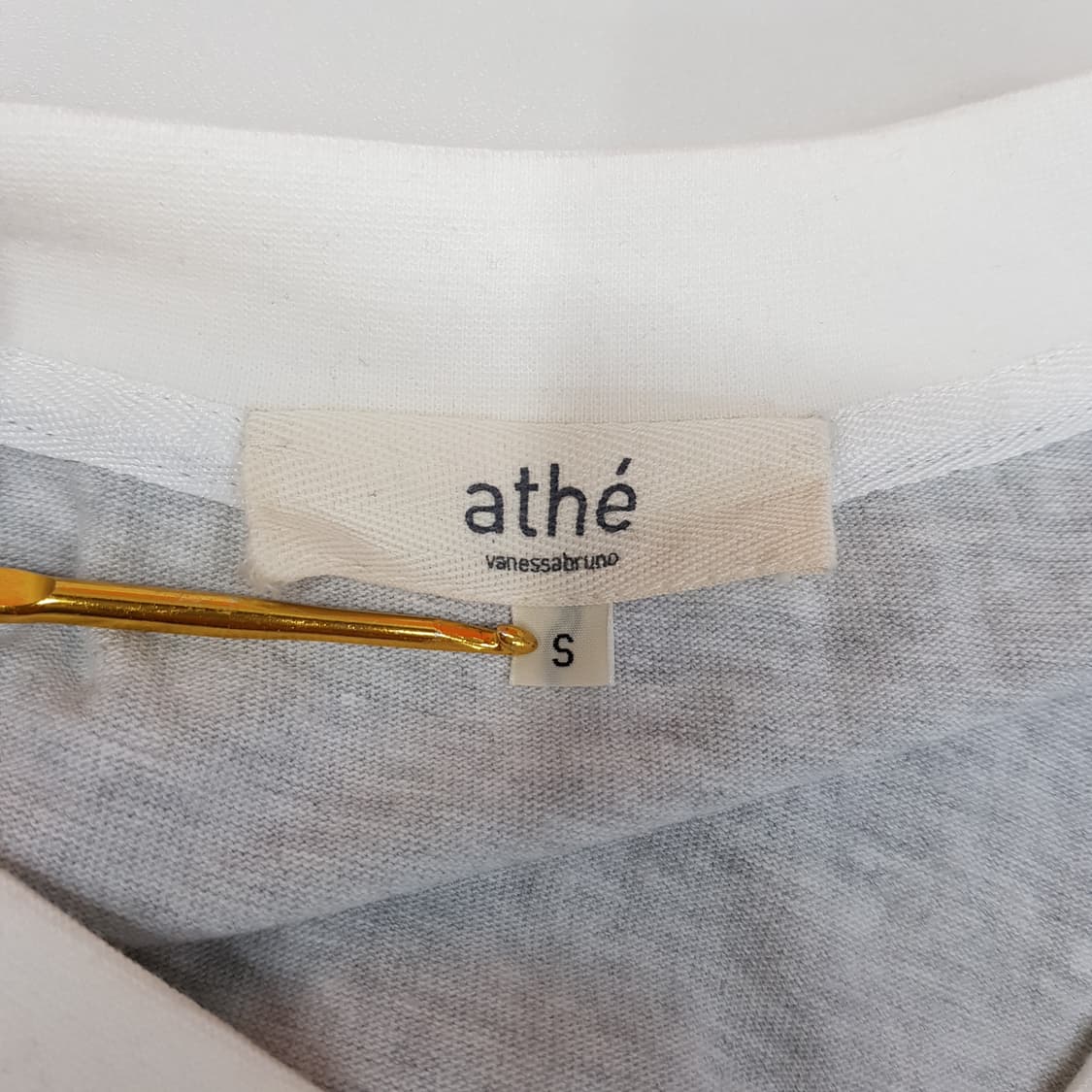 아떼 2022 프린팅 브이넥 크롭 티셔츠 S사이즈 상품이미지6