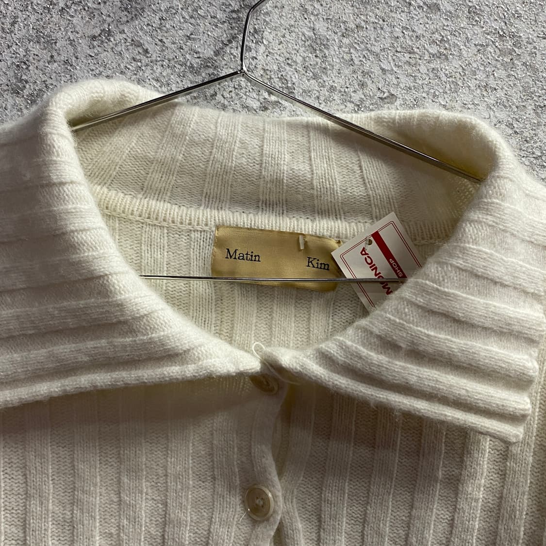마뗑킴 아이보리 니트 버튼 가디건 B4580 상품이미지3