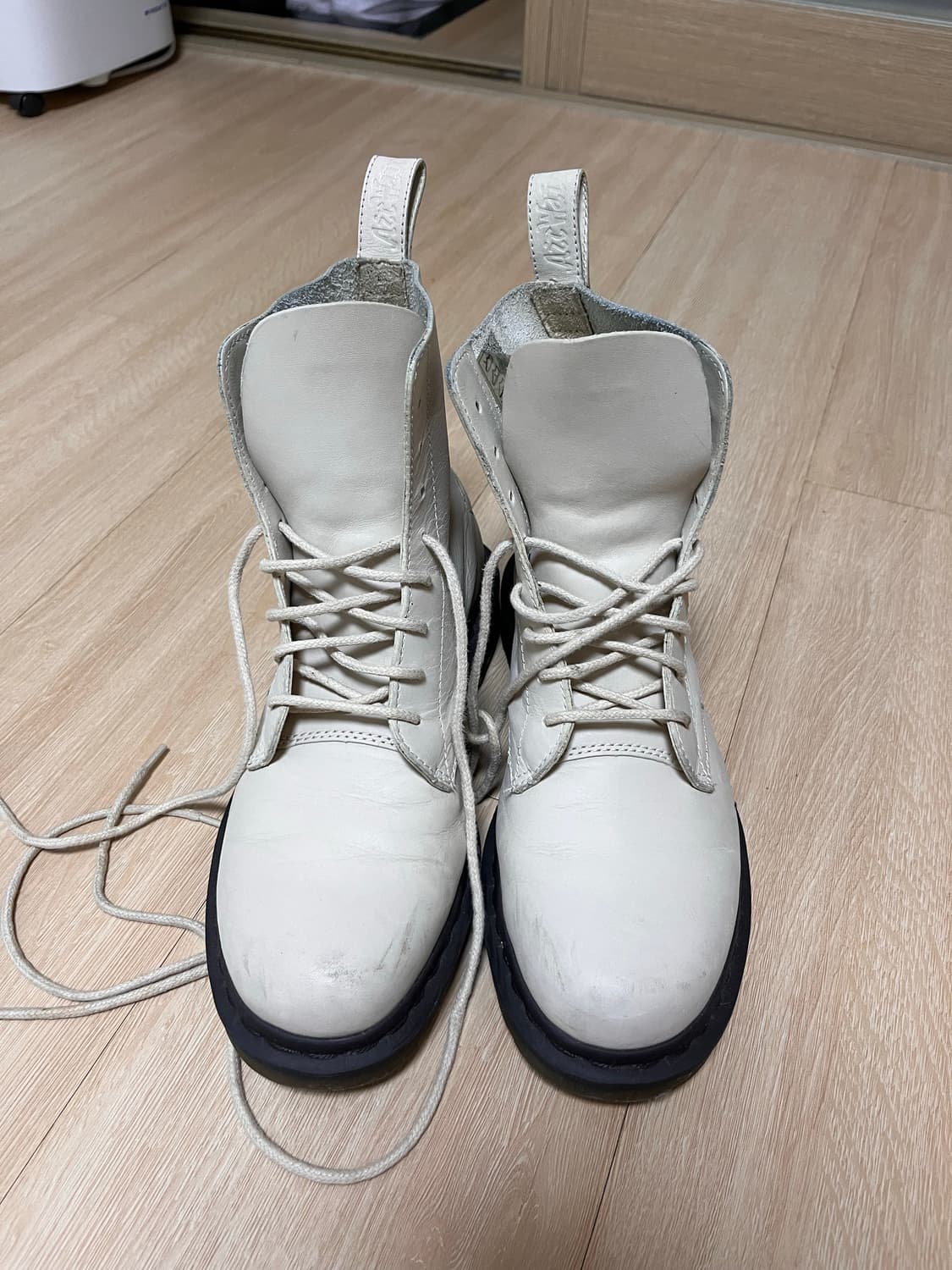 닥터마틴 부츠 아이보리 42사이즈 상품이미지1