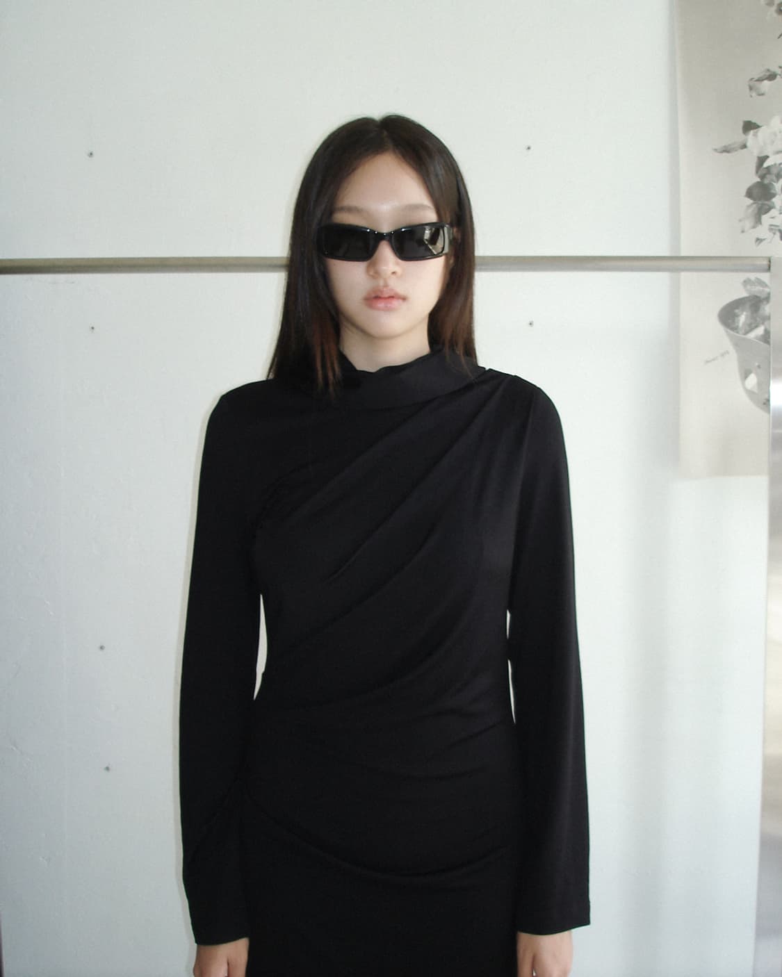 MIU MIU logo temple sunglasses 상품이미지4