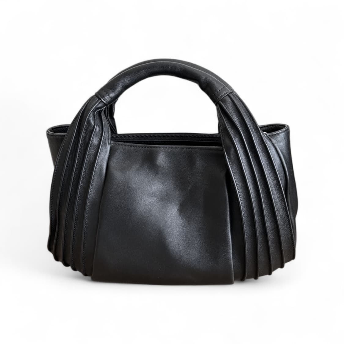 쉐도우 플리츠 가죽 토트백  상품이미지1