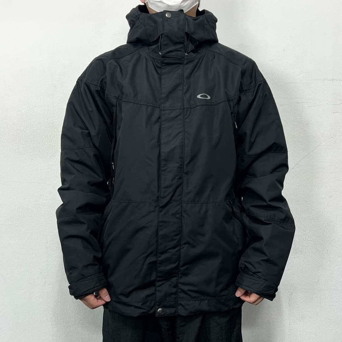 오클리 아이콘 로고 신슐레이트 테크 후드 점퍼 자켓 블랙 상품이미지2