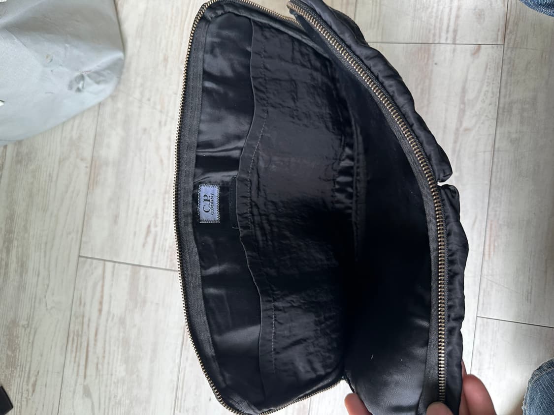C.P. Company 블랙 파우치 36x25 정품 상품이미지5