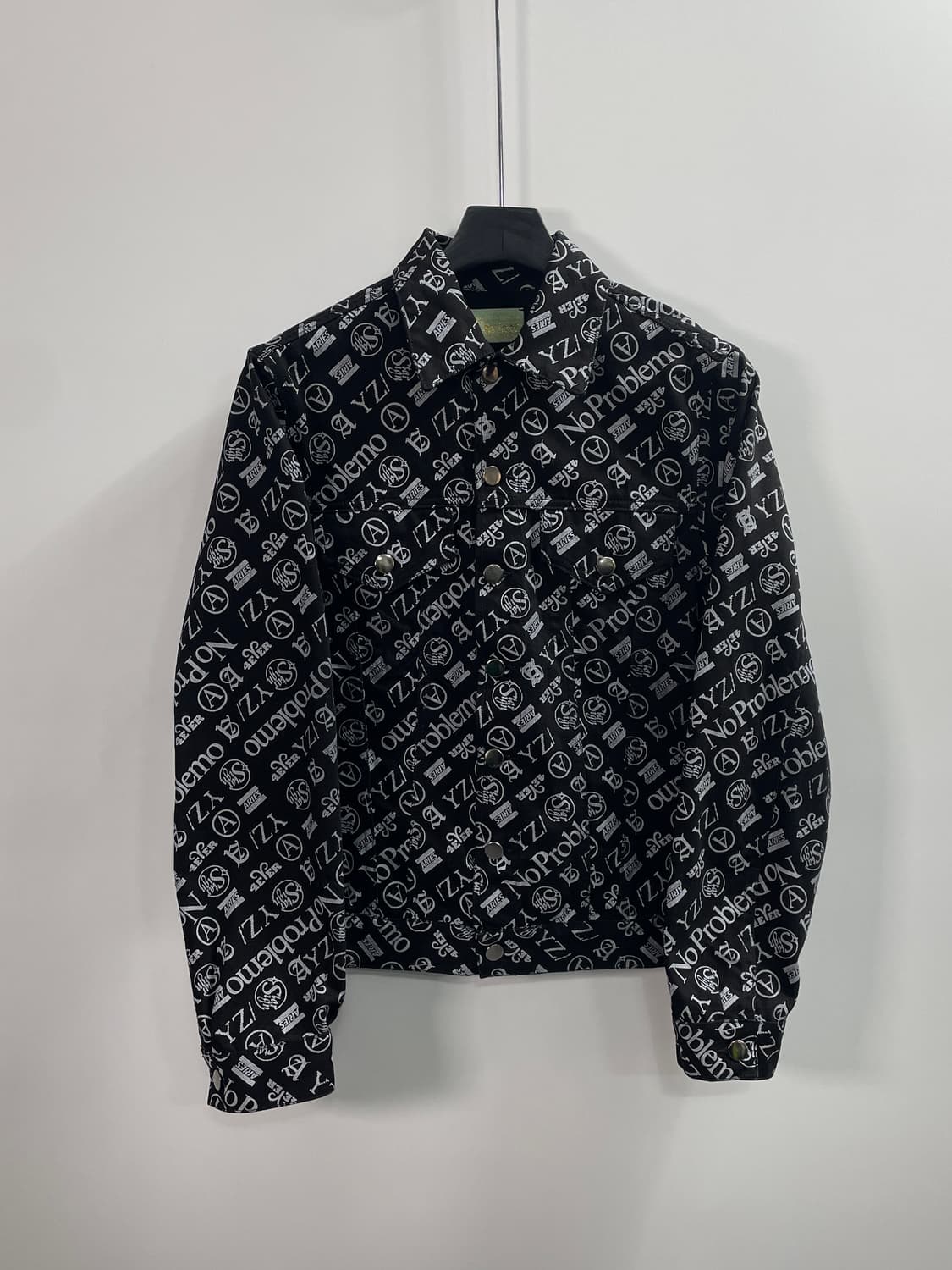 에리즈 패턴 블랙 데님자켓 (on.655)   상품이미지1