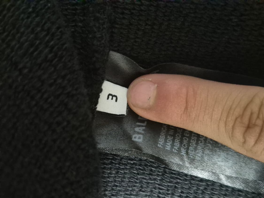 발렌시아가(BALENCIAGA)의 헤비 메 탈 워시드 집업 후드 블랙 상품이미지3