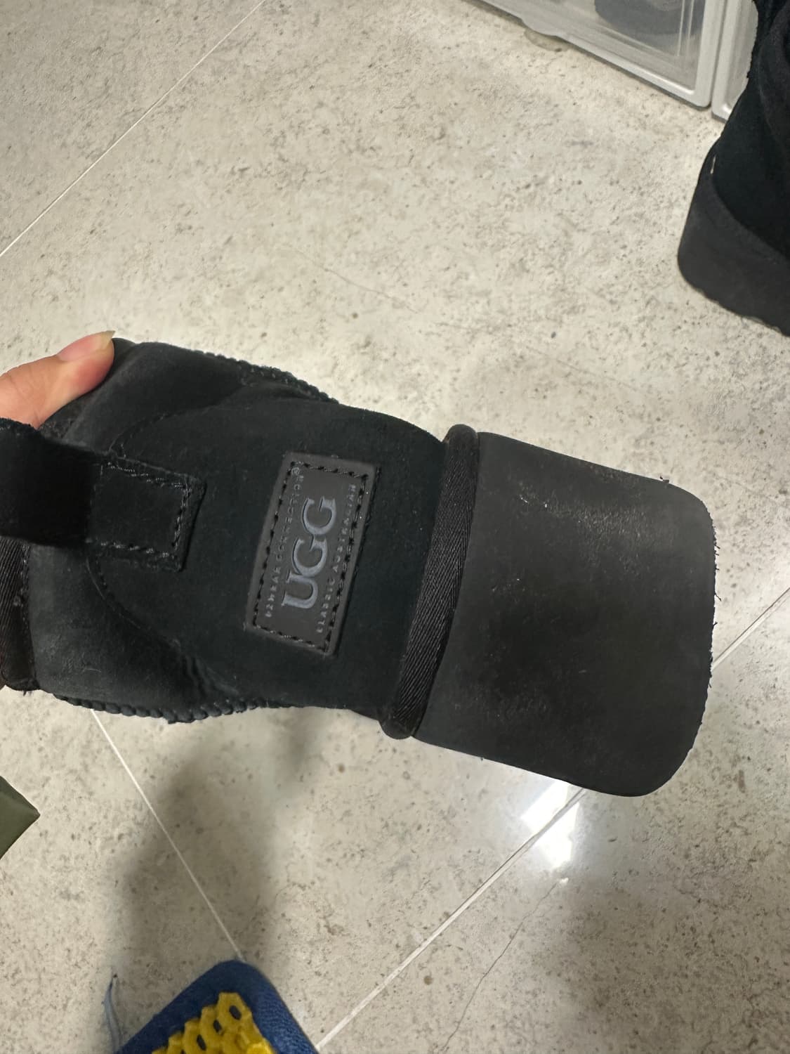 어그 울트라 미니 블랙 240 상품이미지3