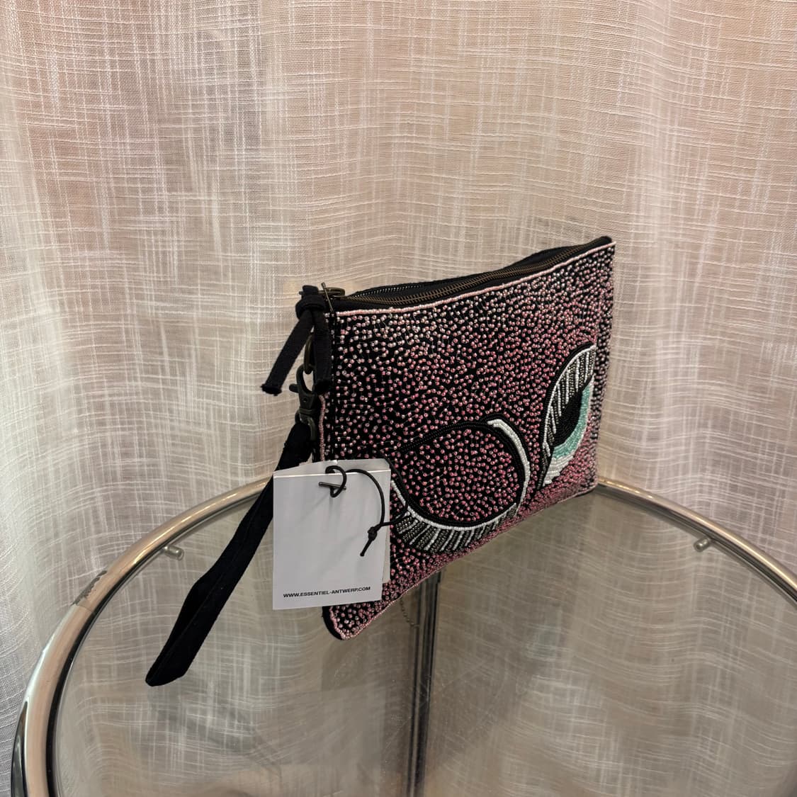 에센셜 엔트워프 클러치백     상품이미지3