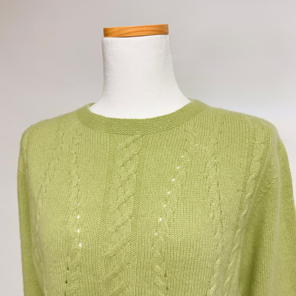 [캐시미어 100%] 파스텔 라임 꽈배기 니트 L 상품이미지4