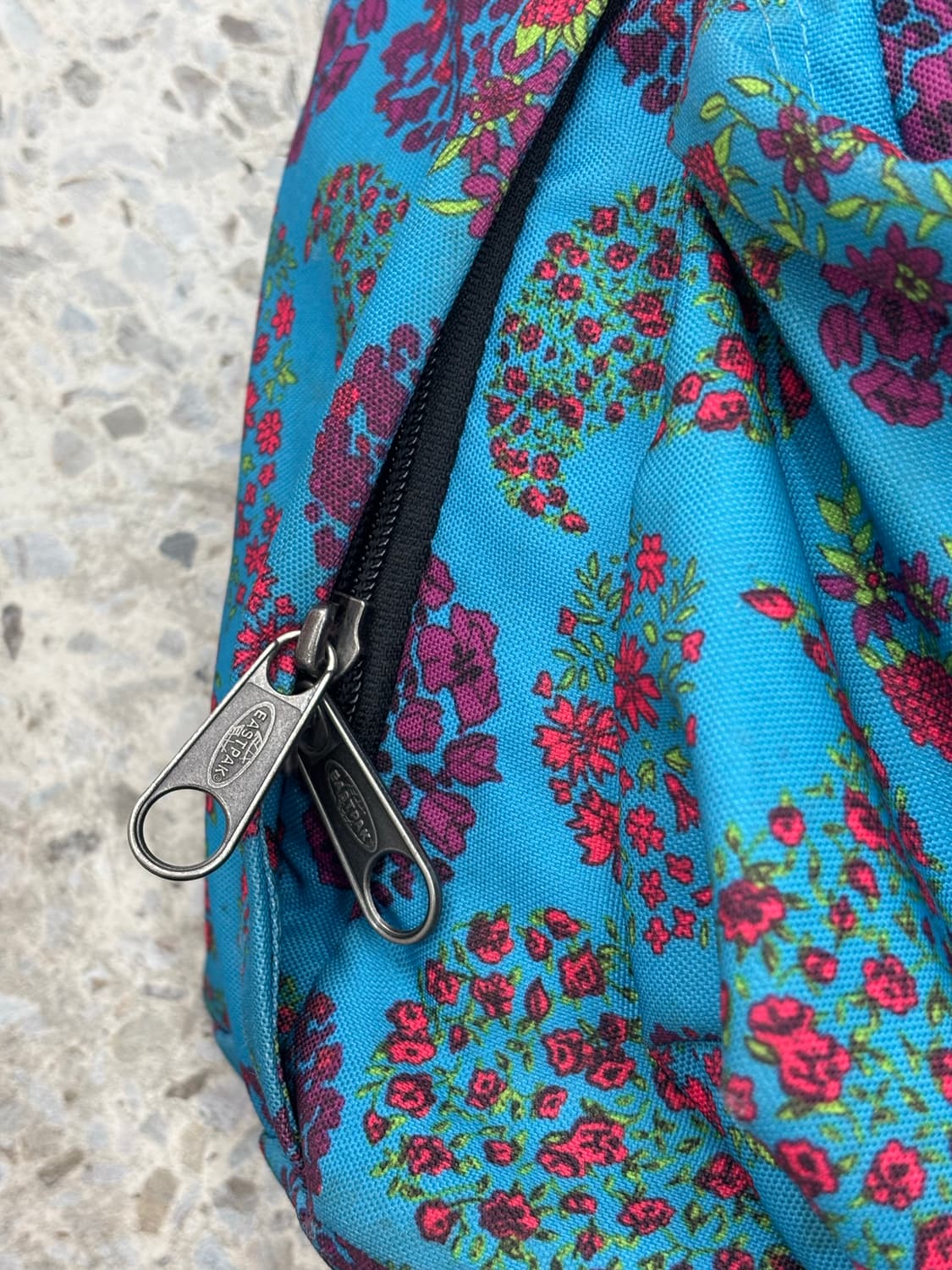Vintage Eastpak Blue Floral Backpack 상품이미지3