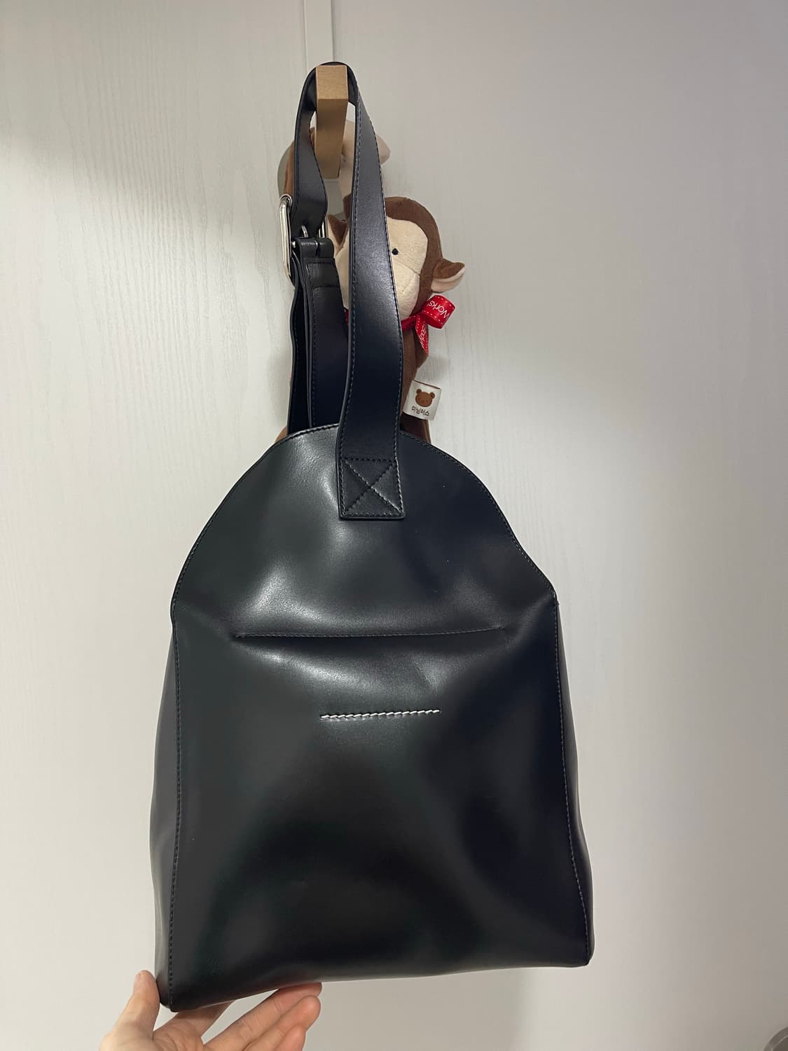 MM6 메종 마르지엘라 블랙 가죽 숄더백 상품이미지1