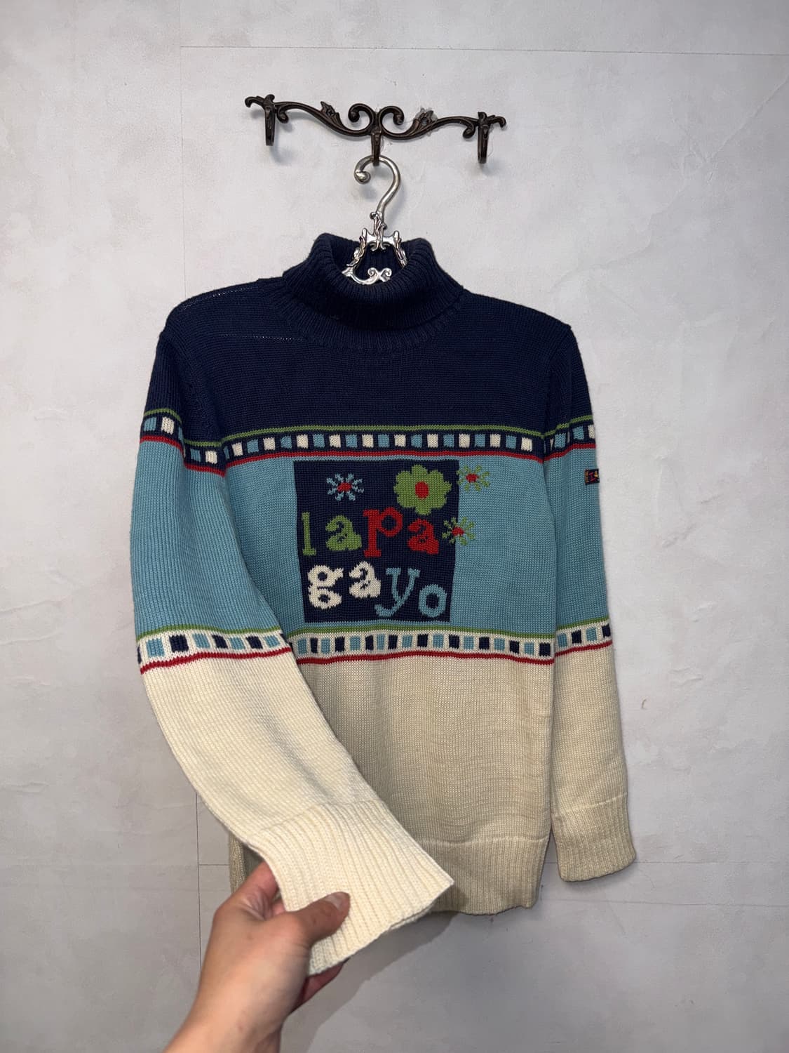 Blue bohemian flower turtle neck knit 상품이미지5