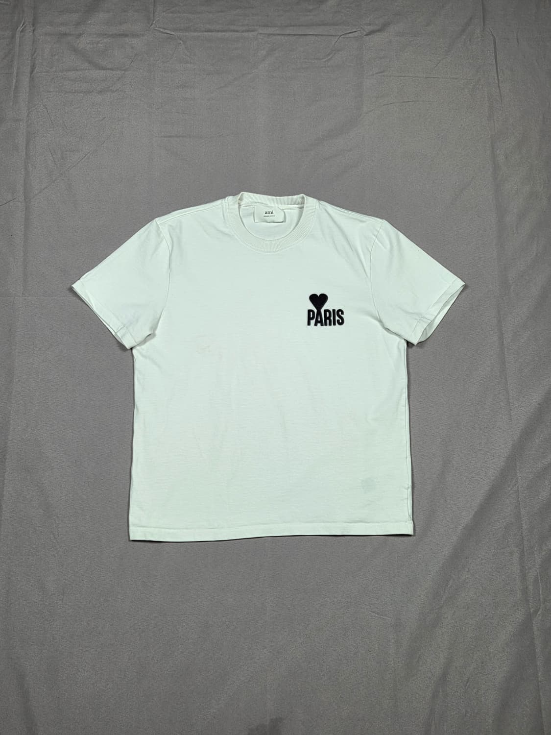 [아미] 파리 아미 드 쾨르 하트 로고 반팔 티셔츠 | S00104 상품이미지1