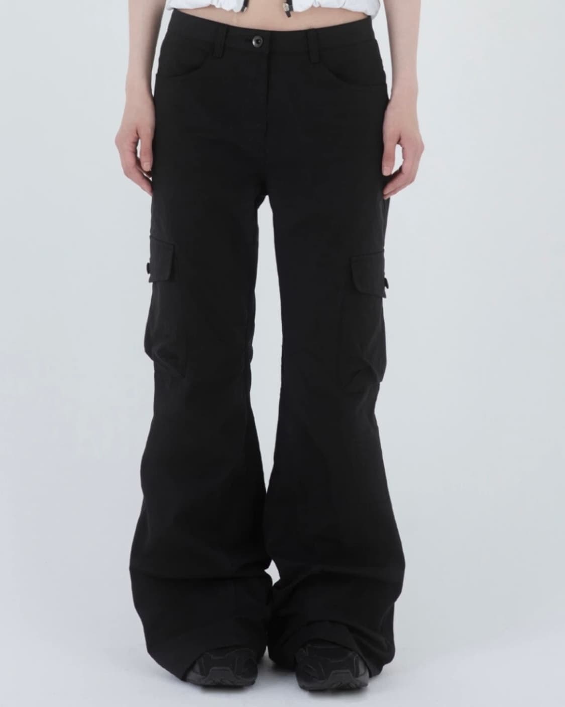 미세키서울 Pocket cargo bootscut pants BLACK 상품이미지1
