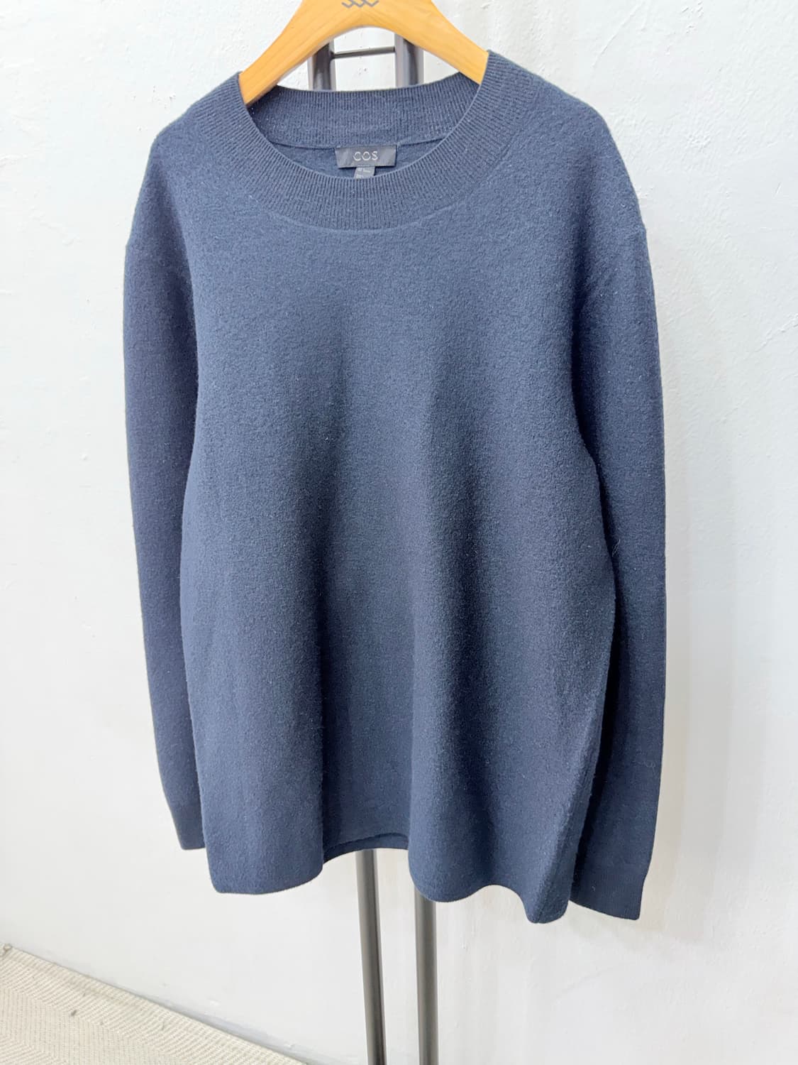 정품) COS 코스 가죽 디테일 니트 스웨터 S 상품이미지3