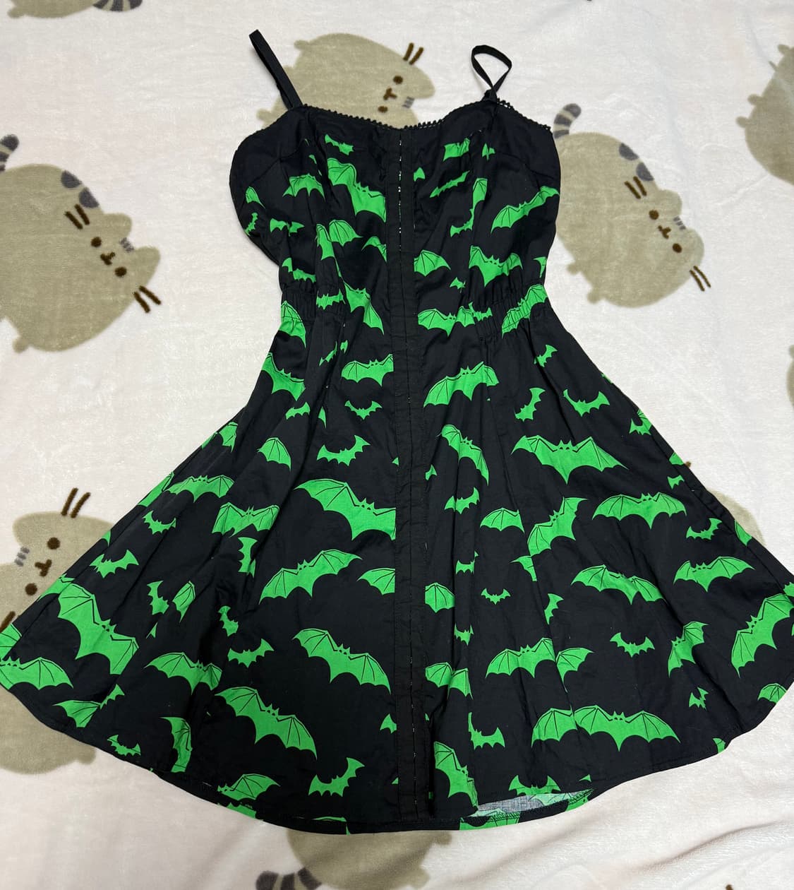 블랙+네온그린 박쥐 드레스 상품이미지1