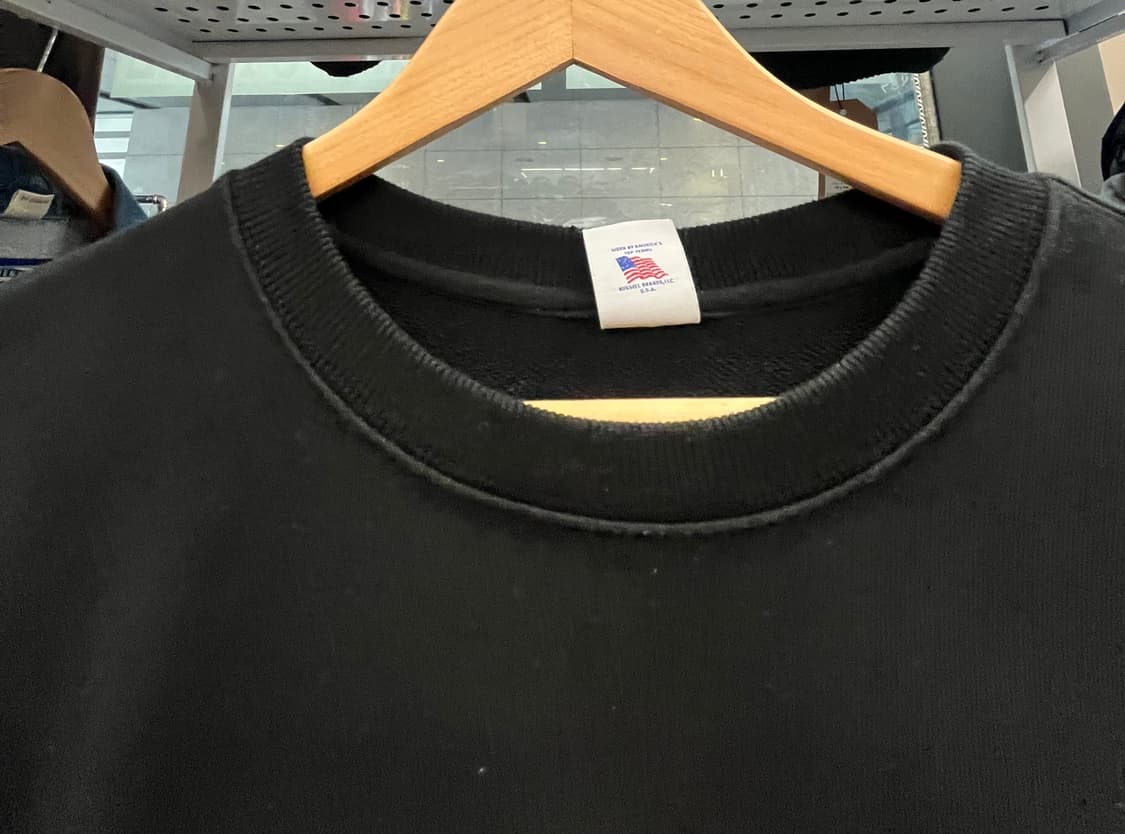 러셀 블랙 맨투맨 티셔츠 상품이미지4